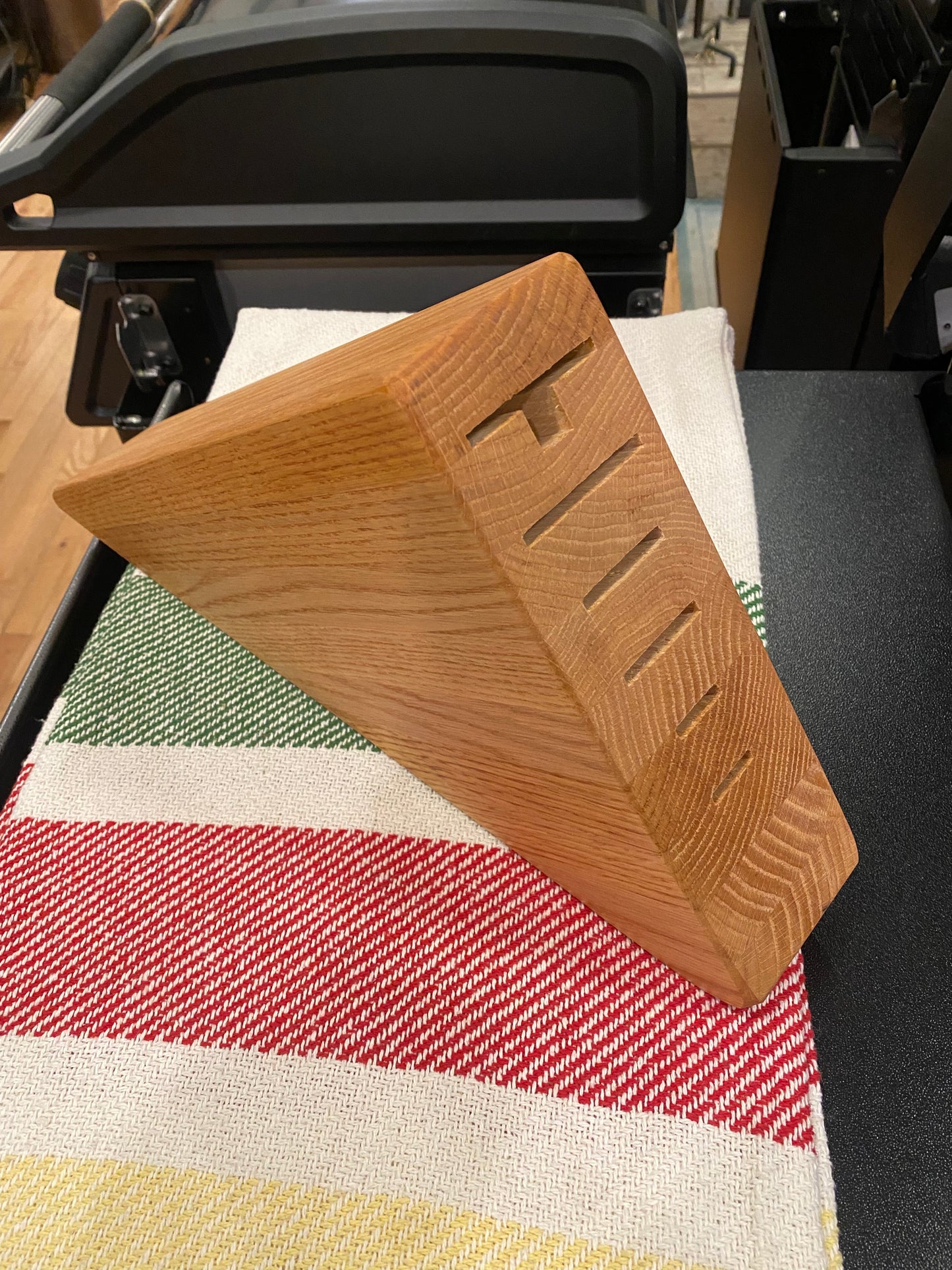 GROHMANN  - KA1480- 6 Slot Kitchen Block (Oak)-$154.00