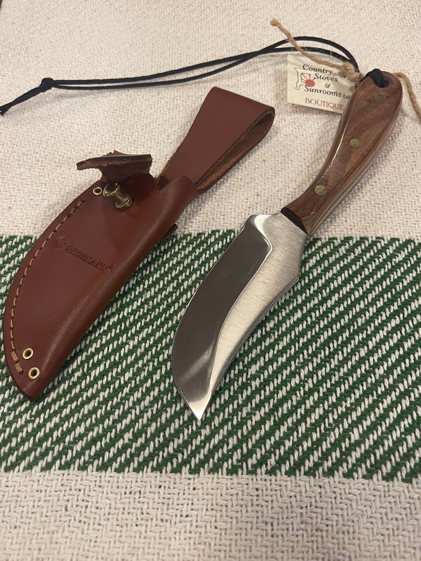 GROHMANN HUNTING -Short Blade Skinner w/ button tab sheath-X103S -$159.00