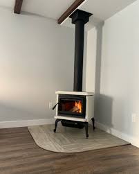 Pacific Energy Super Classic LE w/ black metallic door, legs & trivet